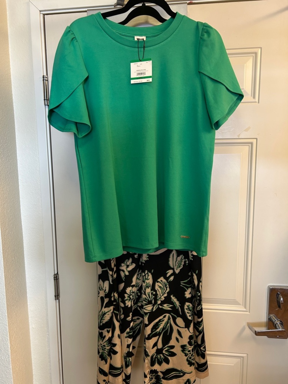 NWT - Anne Klein Green Tulip Puff Sleeve Top w/free coordinated wide leg pants